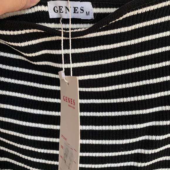 5/$25 NWT Genes Off the Shoulder Striped Crop Top - Picture 5 of 5